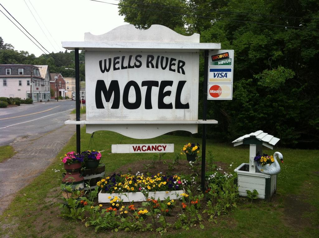 Wells River Motel エクステリア 写真