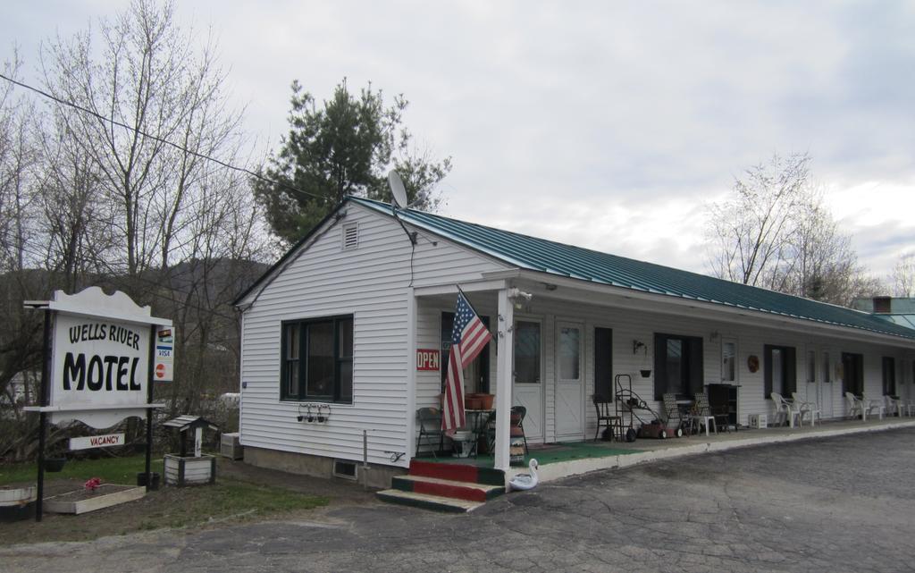 Wells River Motel エクステリア 写真