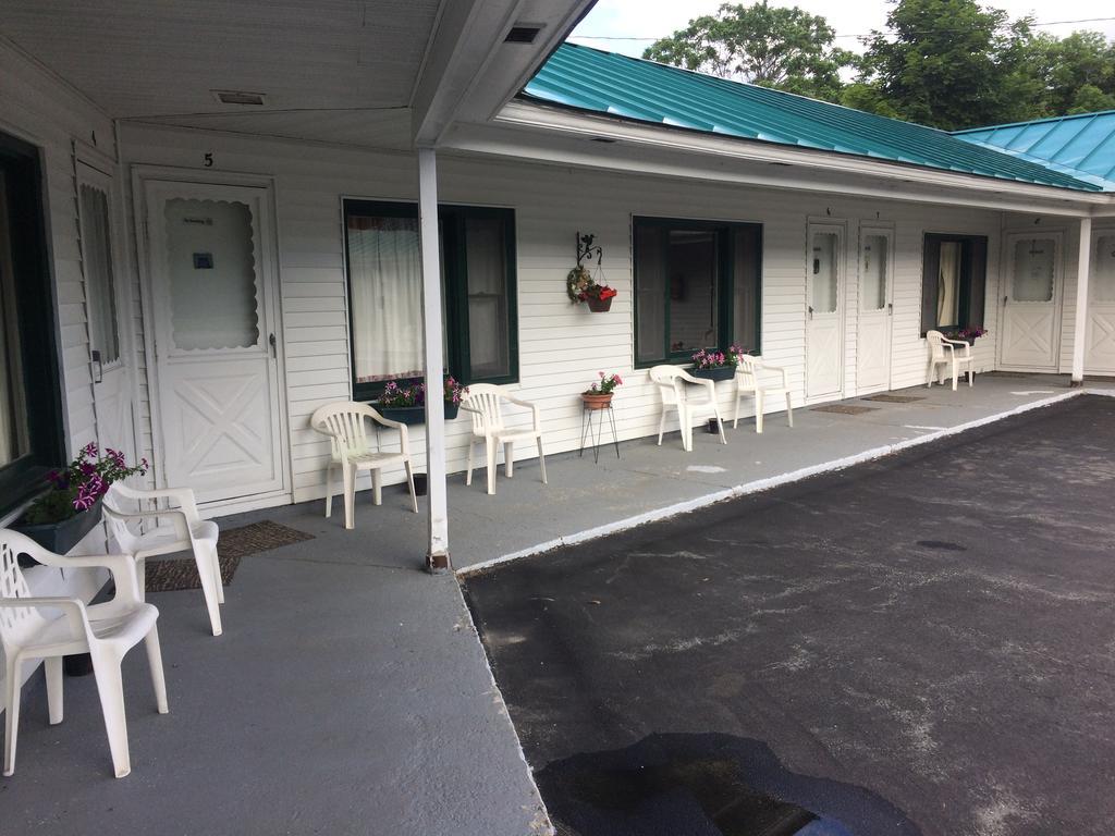 Wells River Motel エクステリア 写真